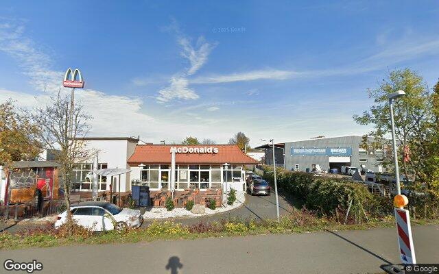Straßenansicht McDonald's