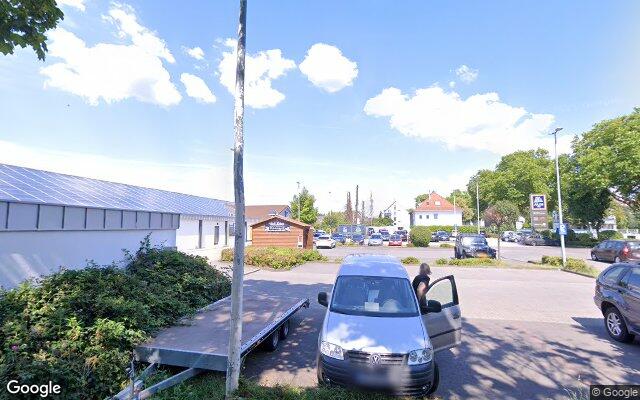 Straßenansicht Adanali Kebapci Holzkohle Spezialitäten