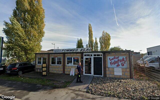 Straßenansicht Pommes Klaus