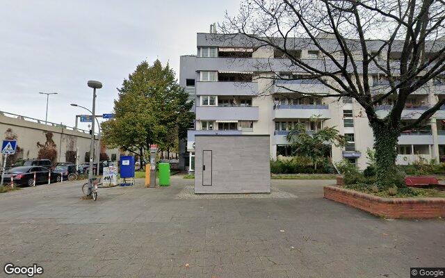 Straßenansicht Dewi's Kebaphaus