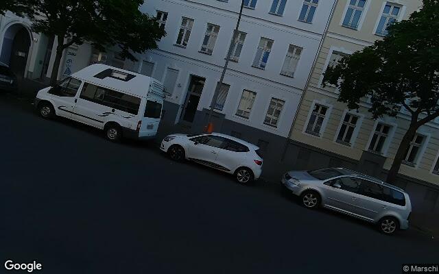 Straßenansicht Cafe des Schicksals