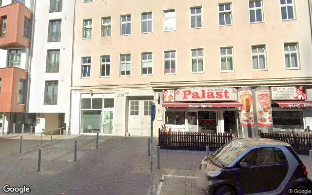 Straßenansicht Palast